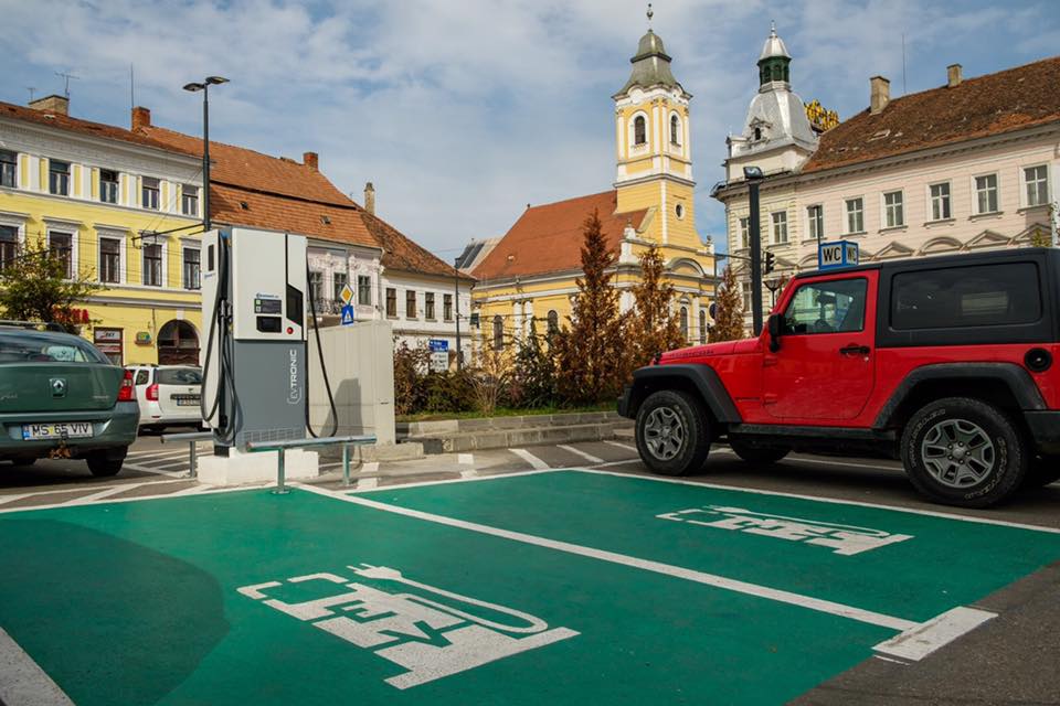 statii incarcare vehicule eletcrice cluj centru piata unitii