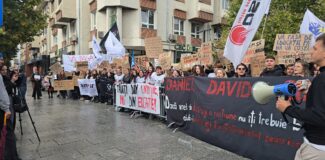 studenti cluj protest burse mai putine