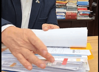 primarul Clujul se filmeaza din biroul sau si se plange de urbanism