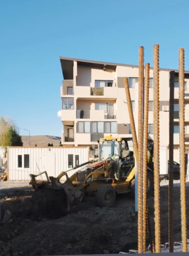 axial construct lucrati scoala flroesti