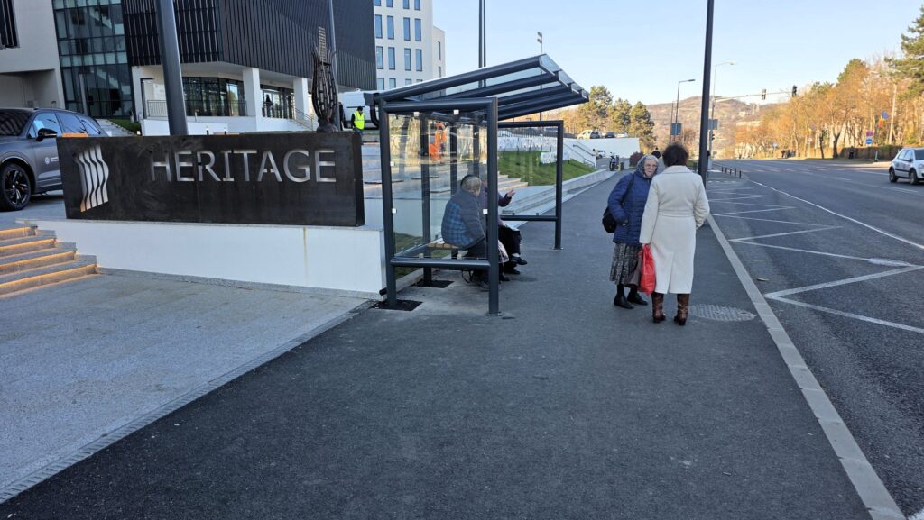 statii autobuz cu acoperis si panou lateral cluj dupex primaria cluj 10