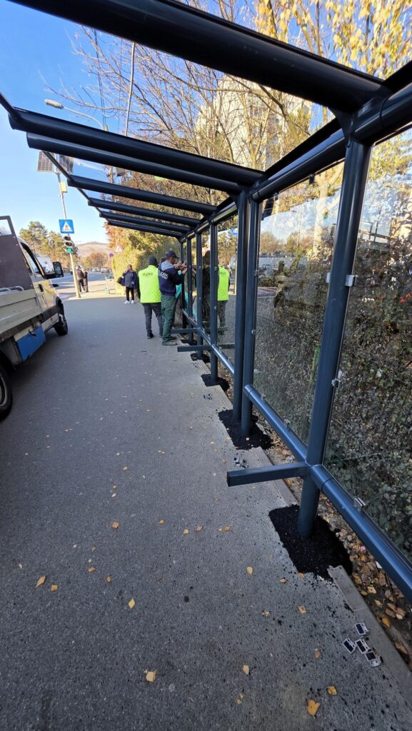 statii autobuz cu acoperis si panou lateral cluj dupex primaria cluj 12