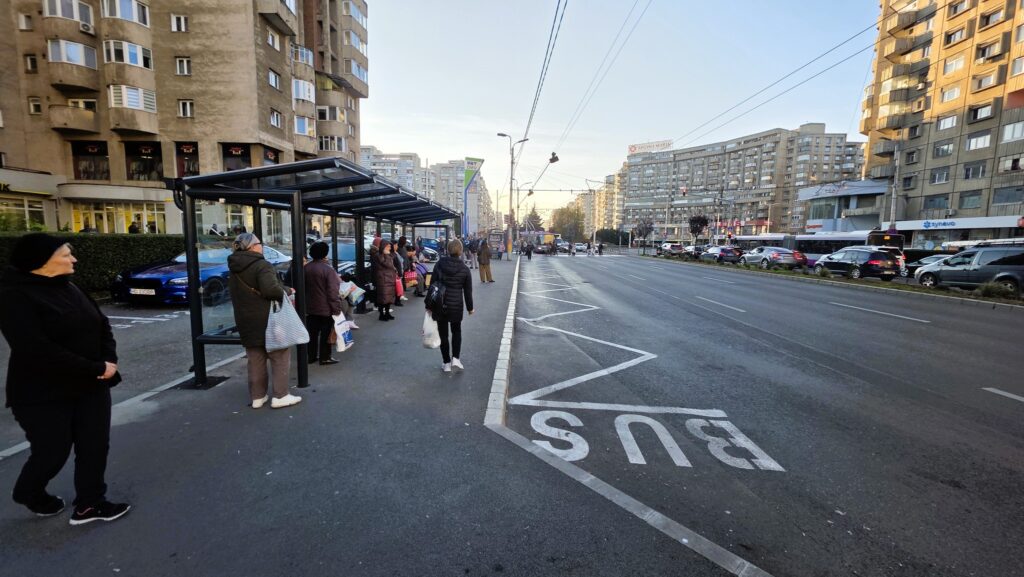 statii autobuz cu acoperis si panou lateral cluj dupex primaria cluj 2