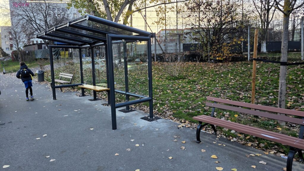 statii autobuz cu acoperis si panou lateral cluj dupex primaria cluj 3