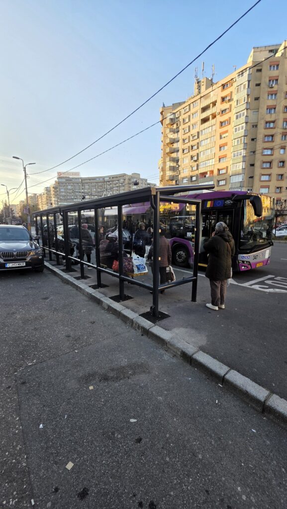 statii autobuz cu acoperis si panou lateral cluj dupex primaria cluj 7