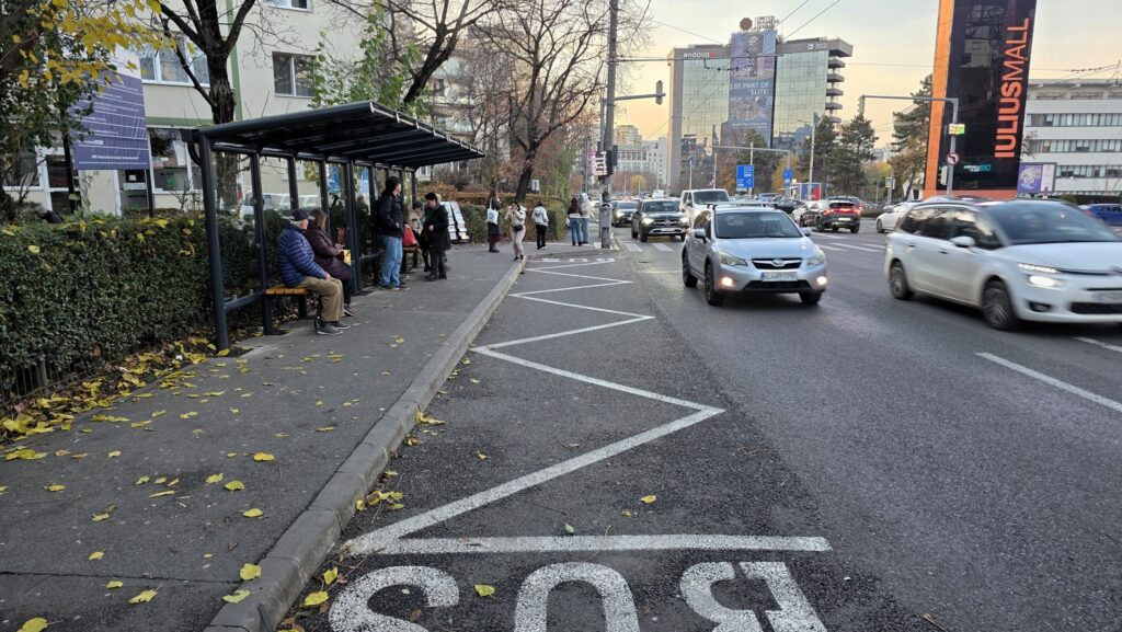statii autobuz cu acoperis si panou lateral cluj dupex primaria cluj 8