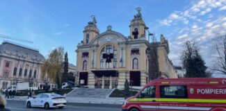 funde festive iluminat 2025 teatreul nationa cluj