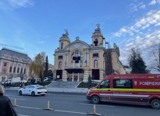 funde festive iluminat 2025 teatreul nationa cluj