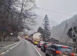 valea prahovei coloane masini