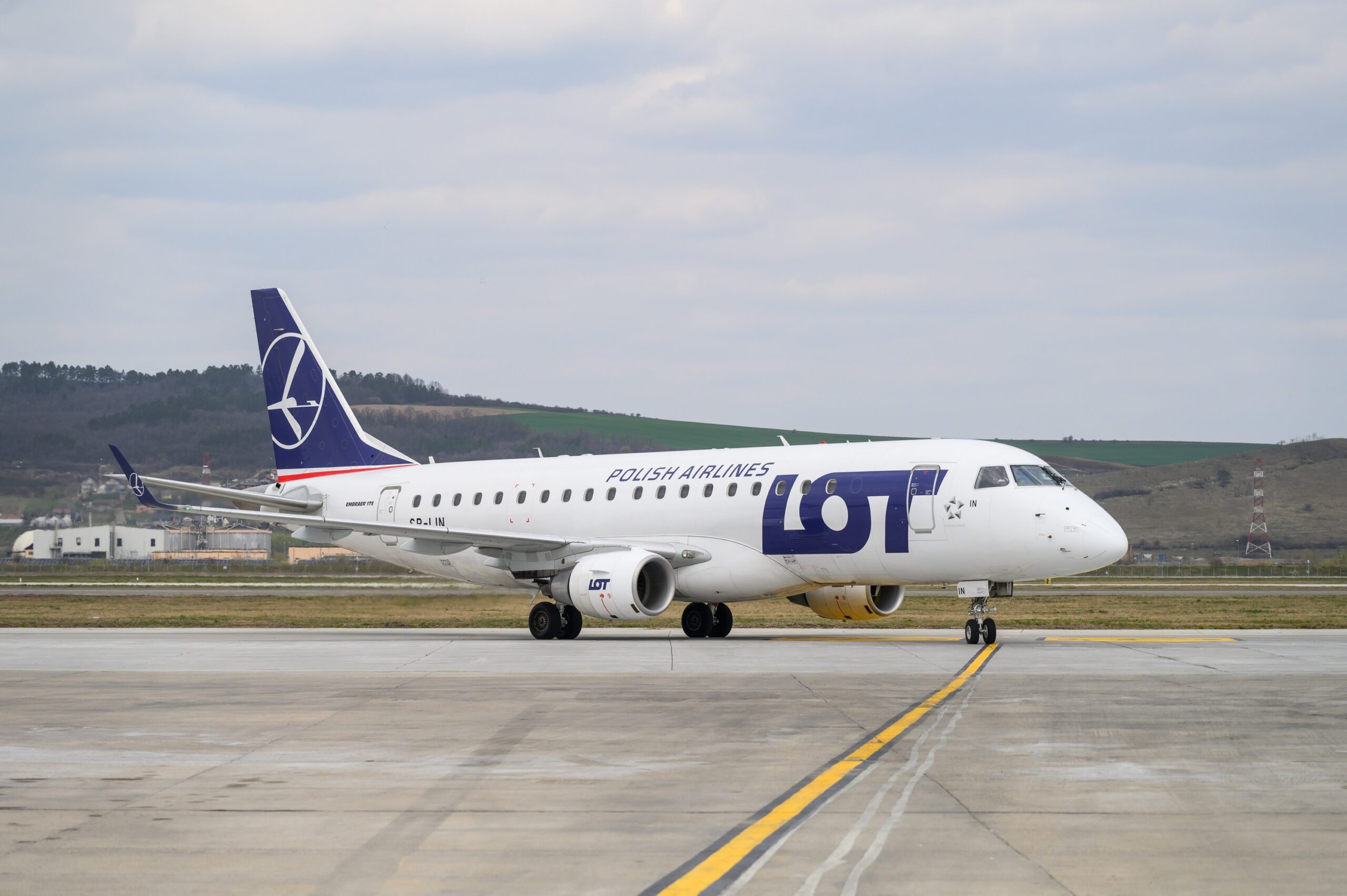 compania LOT zboruri cluj varsovia polonia