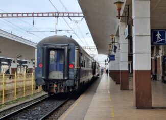 gara cluj tren vagon