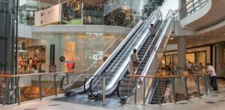 mall jarmoluk-stairs-906723 pixabay.com