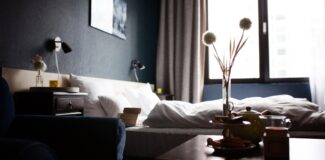 camera hotel lux foto Image by Manuela Jaeger from Pixabay