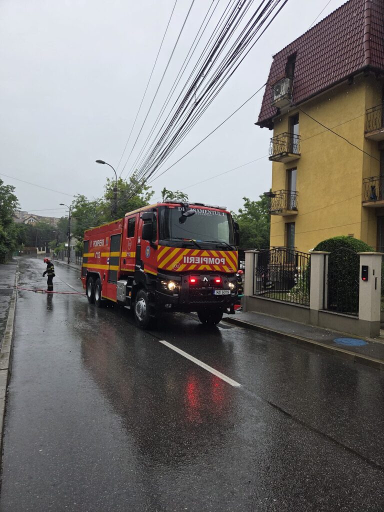 inundatii ciresilor cluj pompieri masina isu