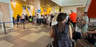 pasageri aeroport romania brasov