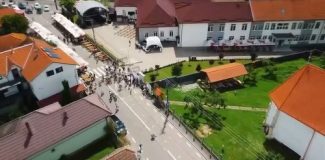 luna de sus zilele comunei