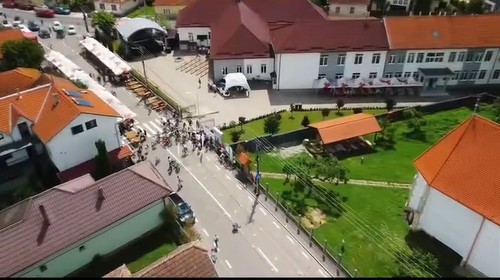 luna de sus zilele comunei