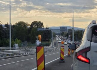 tarfic cluj-floresti coloane masini dn1