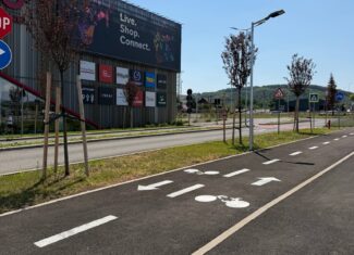 parc comercial urbano floresti