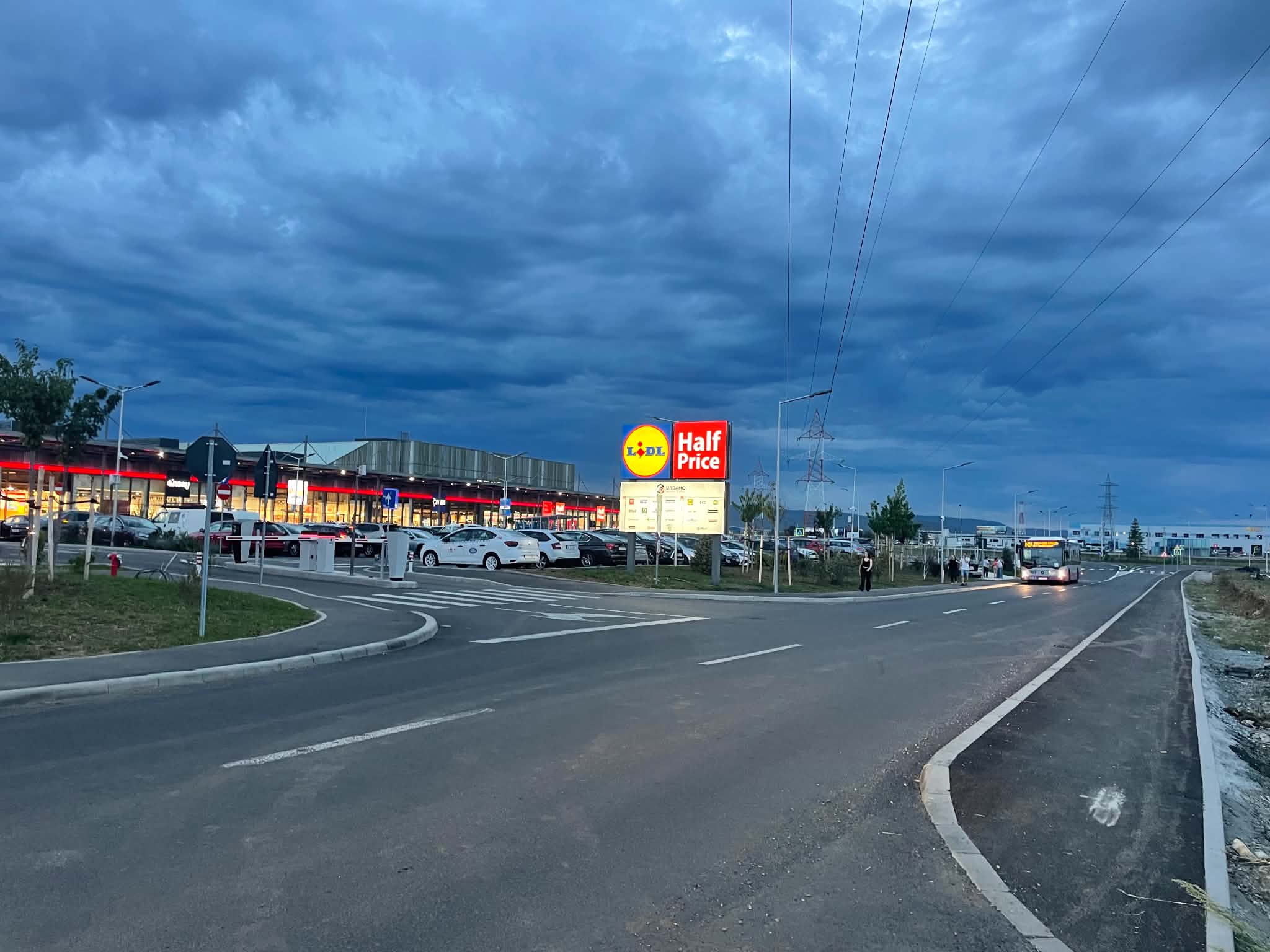 urbano shopping and living flroesti luna cluj