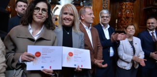 placheta premiu europa nostra la castelul banffy rascruci cluj