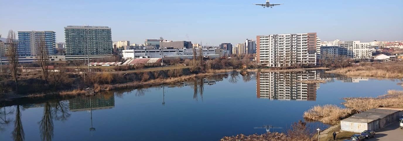 avioanele zboara peste oras prin cartiere in cluj