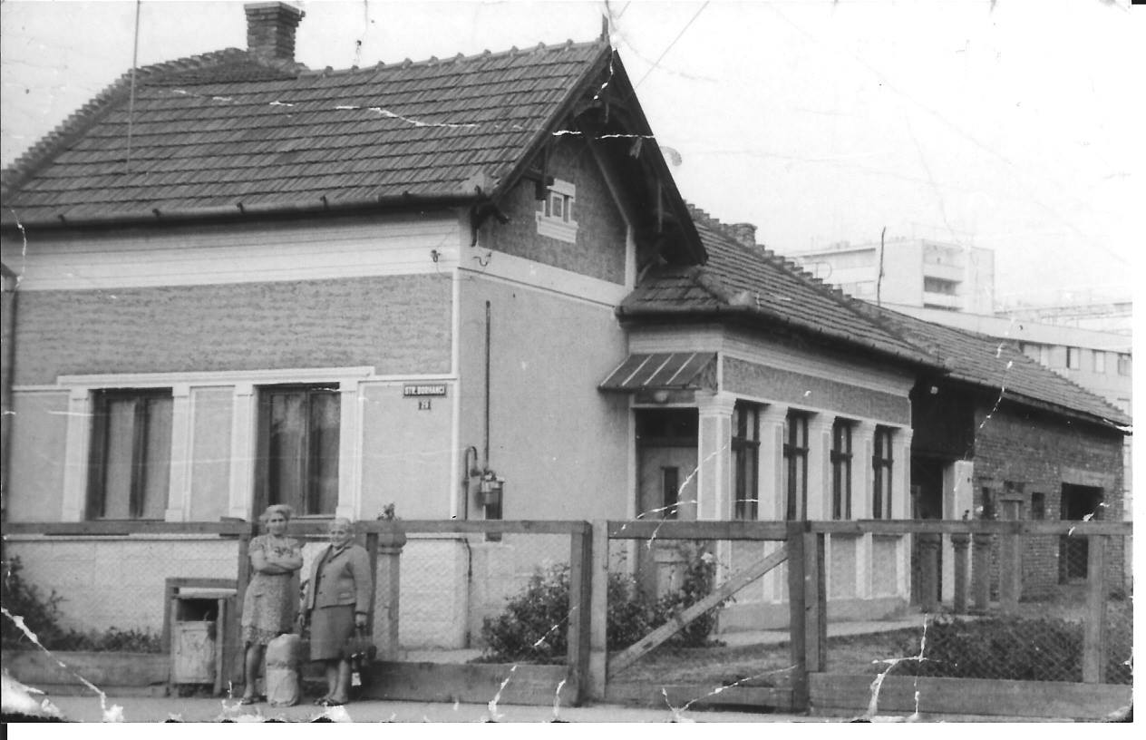 Casa părinților (demolată) de pe str. Borhanci.nr.29, acum strada Liviu Rebreanu